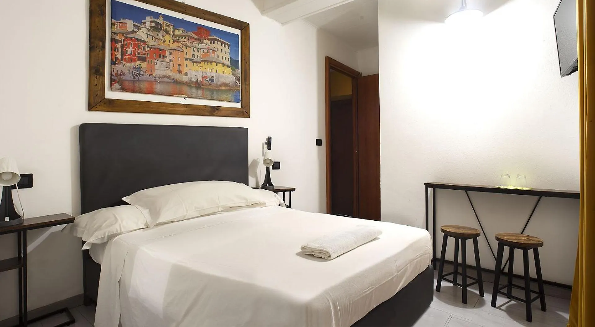 Red And Blues Music Hotel Genova Genoa