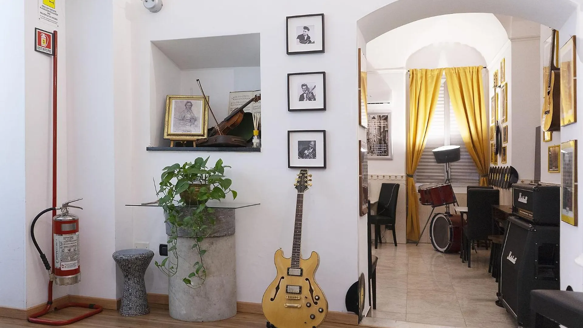 Red And Blues Music Hotel Genova Génova